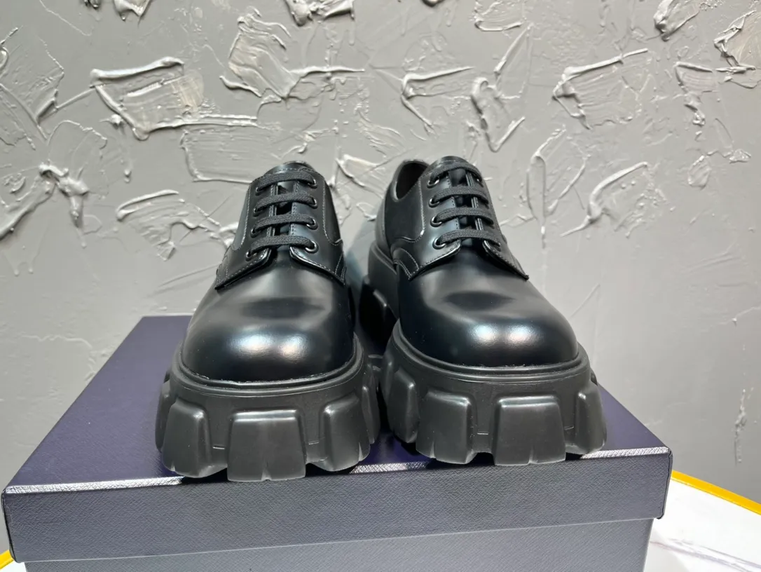 Men's shoes 💰780💰 🔥🔥🔥Upgraded version 2025 new prada Prada lace-up derby shoes l round-toe spliced ​​loafers, developed one-to-one with the original version, one-to-one private molding of the outsole, the fabric is made of imported open-edge beads, lining cowhide, foot-pad cowhide, sole height 5cm, outsole original rubber foam sole, code number 39-46